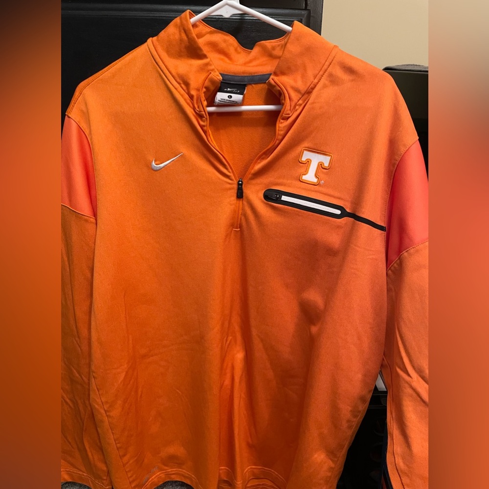 Tennessee Nike Dri-fit Large Pullover